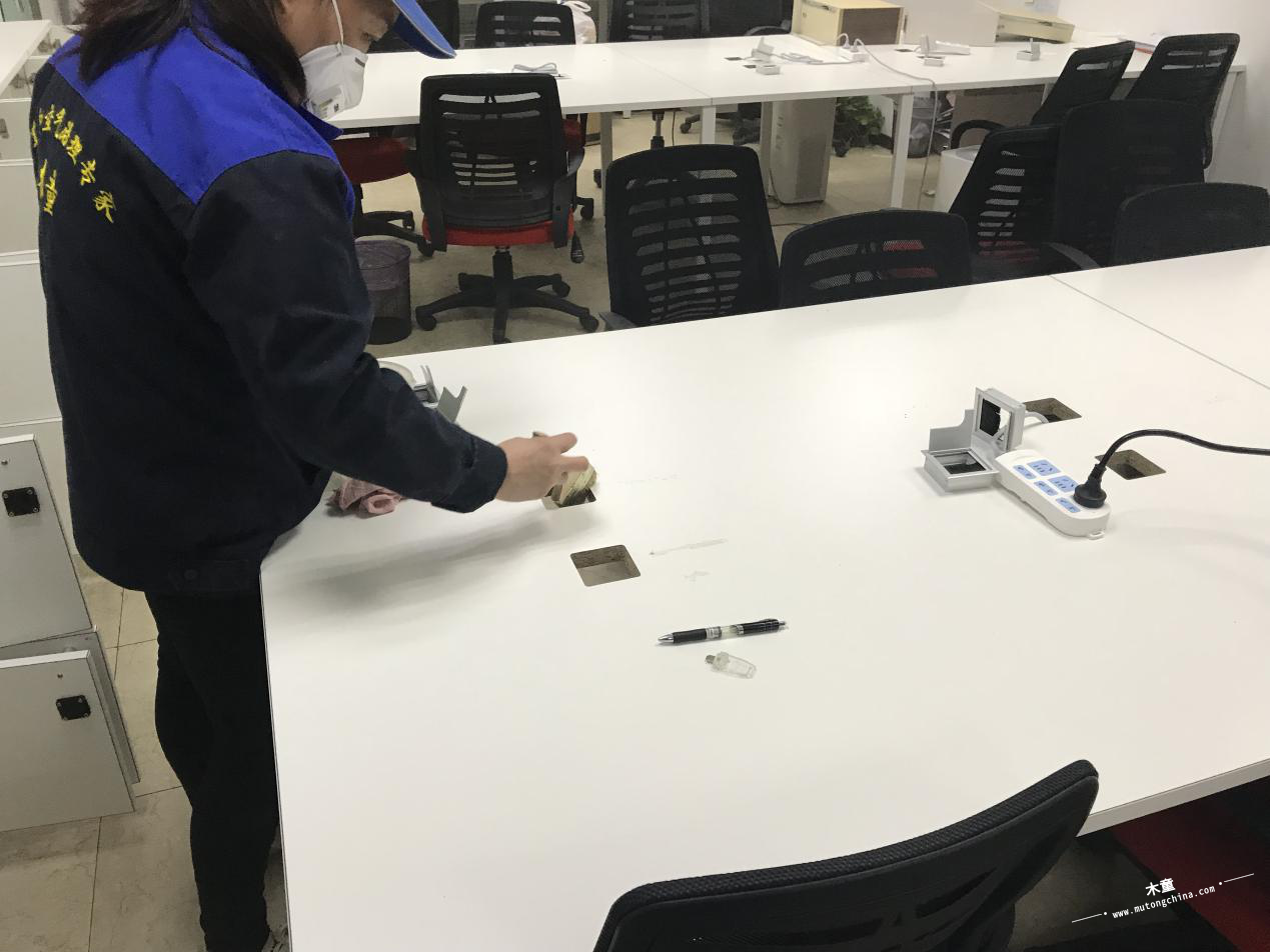 桌面涂刷